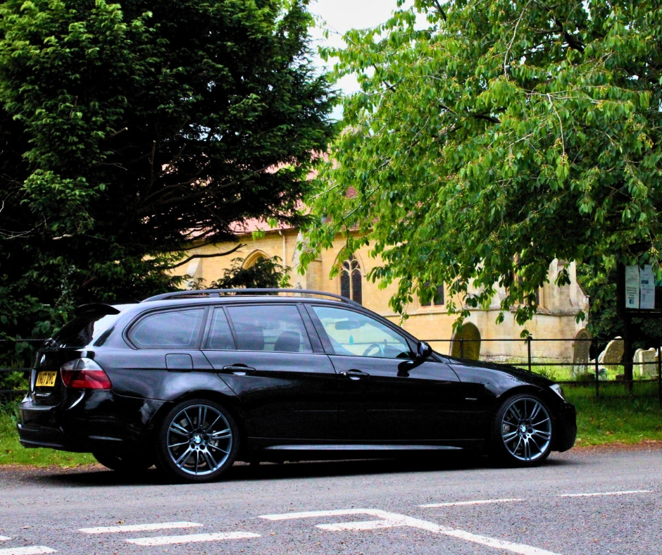 Flight and Flora's photography of a Black BMW